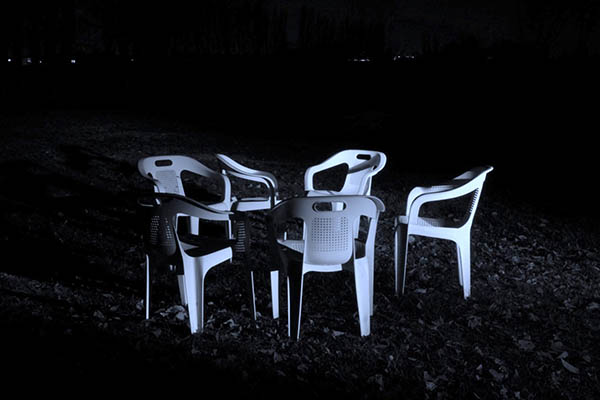 La notte dietro casa